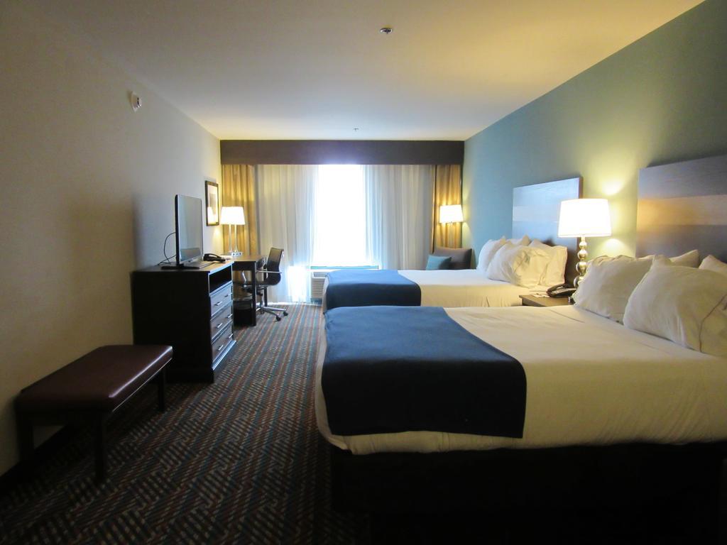 Holiday Inn Express Wichita South By Ihg Bagian luar foto